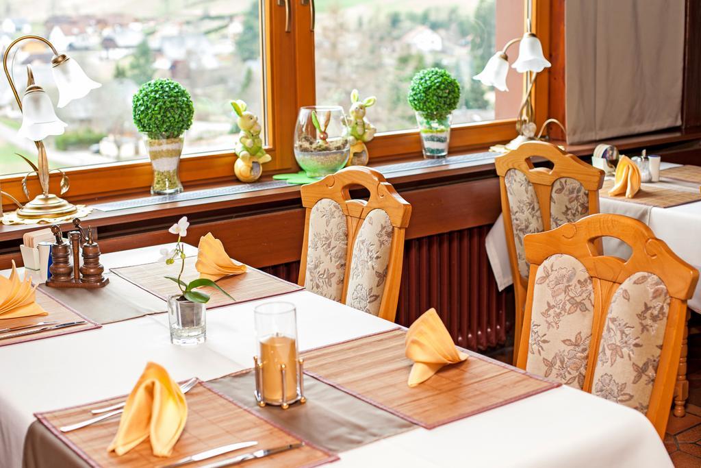 Auerhahn Bed And Breakfast - Black Forest - Waldhotel Eisenbach  Dış mekan fotoğraf